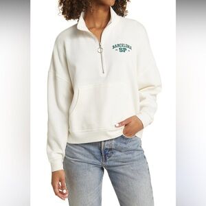 VINYL ICONS Embroidered Barcelona Half Zip Pullover